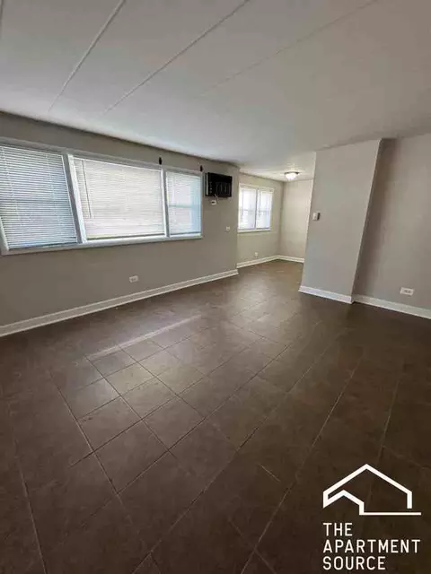 9620 Ivanhoe Ave #11, Schiller Park, IL 60176