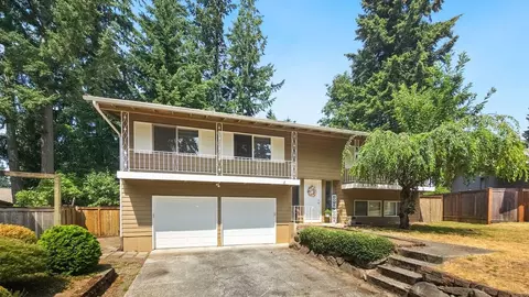11806 NE 142nd Pl, Kirkland, WA 98034