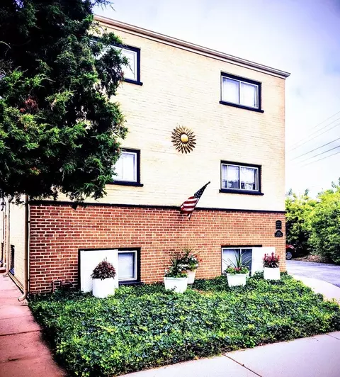 2738 Hessing St #11, River Grove, IL 60171