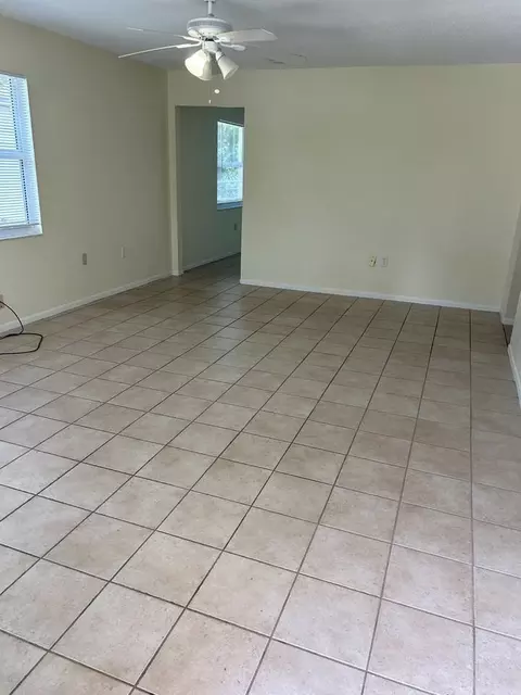 4907 24th St W #A, South Bradenton, FL 34207