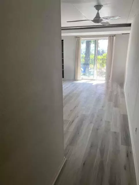 75 S Reynolds St #104, Alexandria, VA 22304