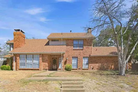 839 Woodridge Dr, Desoto, TX 75115