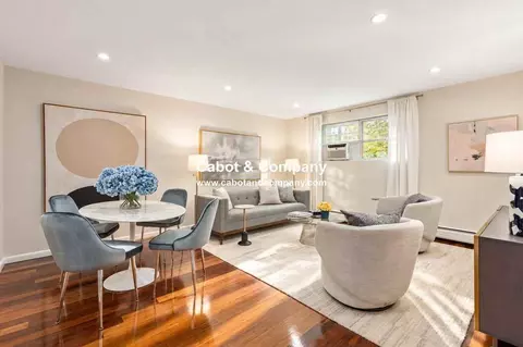 804 Centre St #8A, Jamaica Plain, MA 02130