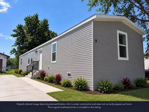 9 Swan Ln, Beecher, IL 60401
