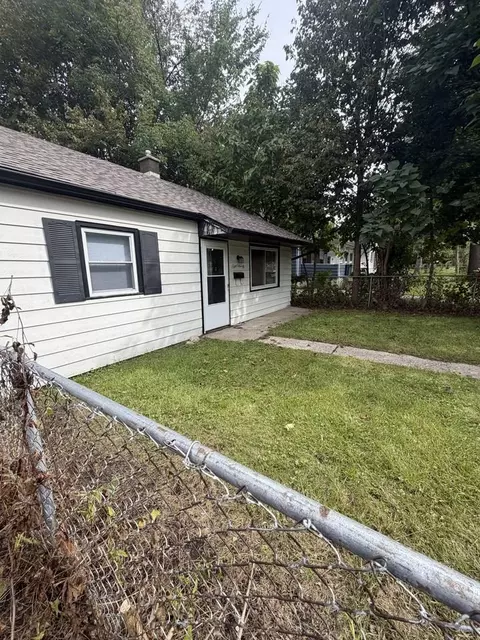 820 Woodbine Ave #1, Lansing, MI 48910