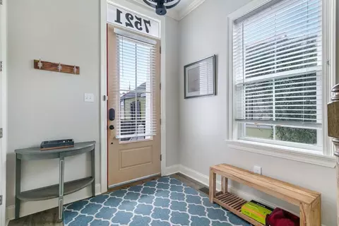7521 Maple St, New Orleans, LA 70118