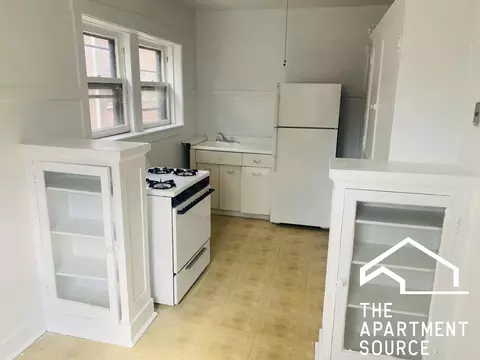 106 Lincoln Ave #2E, Riverside, IL 60546