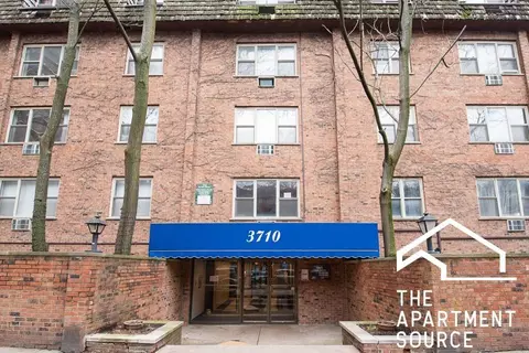 3710 N Pine Grove Ave #215, Chicago, IL 60613