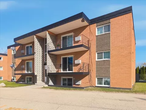 100 Marlene Ct #1, Wauconda, IL 60084