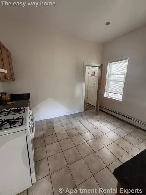 8 Dudley St #1, Cambridge, MA 02140