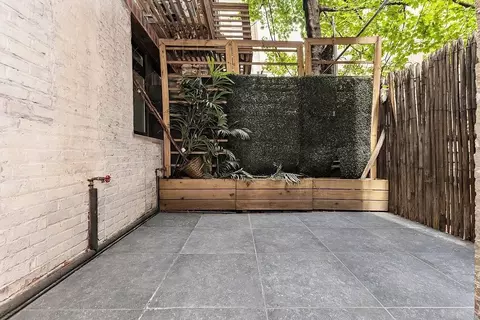 121 E 37th St #2C, New York, NY 10016