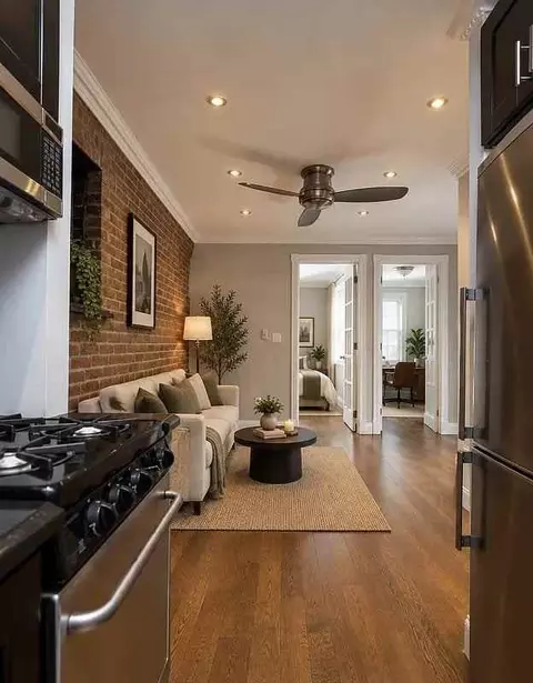 437 W 53rd St #5A, New York, NY 10019