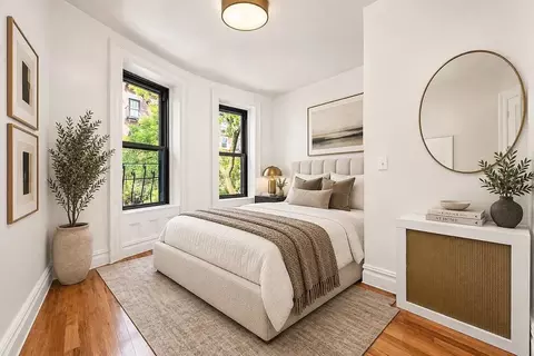 322 W 11th St #17, New York, NY 10014
