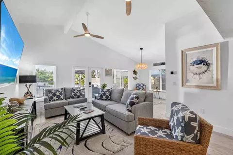 8234 Midnight Pass Rd #1620595P, Sarasota, FL 34242
