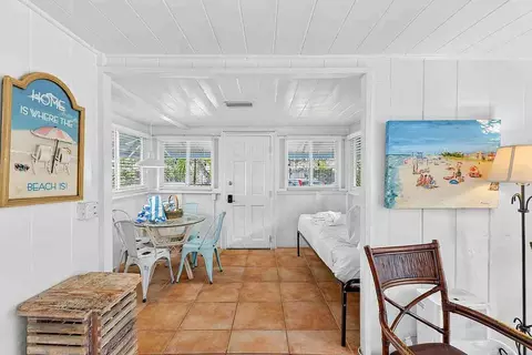 5306 Avenida Navarra #1629372P, Siesta Key, FL 34242