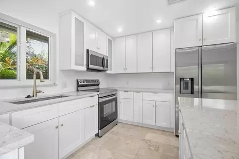 235 NW 3rd Ct, Boca Raton, FL 33432