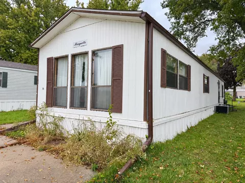 2100 S Scott Blvd #84, Iowa City, IA 52240