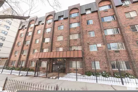 5820 N Sheridan Rd #213, Chicago, IL 60660
