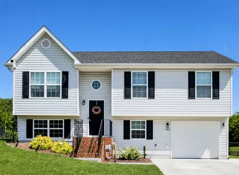 100 Kaleigh Dr, Maurertown, VA 22644