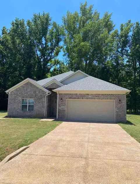 68 Anna Ln, Atoka, TN 38004