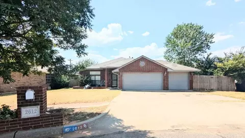 2612 Deer Run Dr, Norman, OK 73071