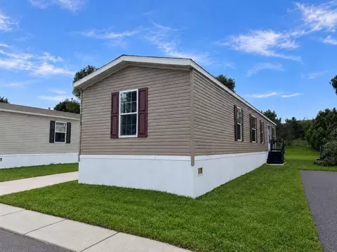 2022 Marmoor Dr #26, Utica, MI 48317
