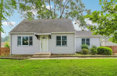 4811 Roslyn Rd, Downers Grove, IL 60515