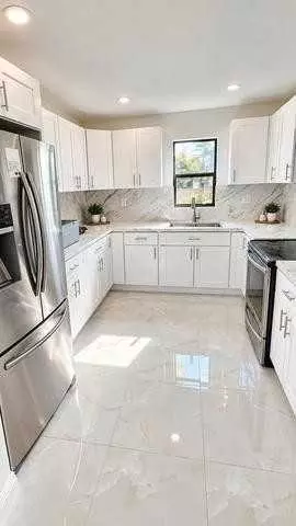 5163 Club Rd, Haverhill, FL 33415
