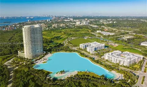 2411 Laguna Cir #1004, North Miami, FL 33181
