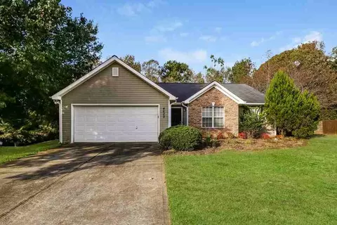 4620 Fox Forrest Dr, Flowery Branch, GA 30542