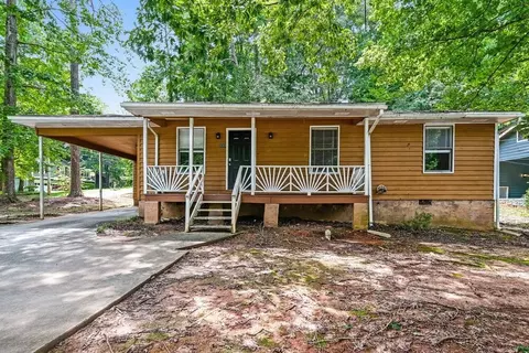 3201 Chippewa Dr, Rex, GA 30273