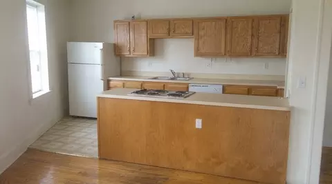 9904 Lorain Ave #201, Cleveland, OH 44102