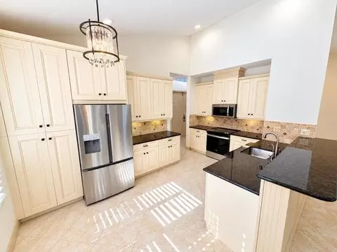 6841 NW 81st Ct, Parkland, FL 33067