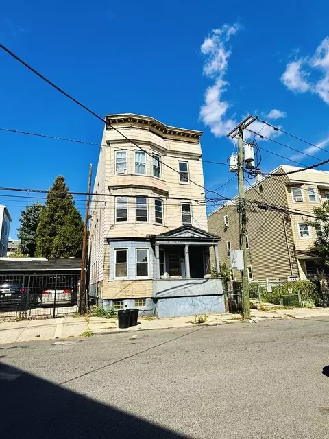 8 Horatio St #1, Newark, NJ 07105