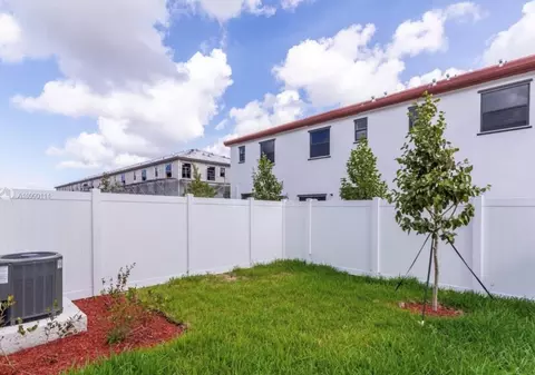 w 33rd way, Hialeah, FL 33018
