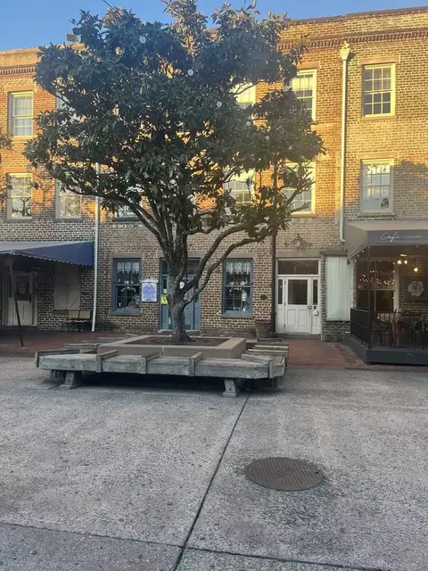 230 W Saint Julian St #C, Savannah, GA 31401