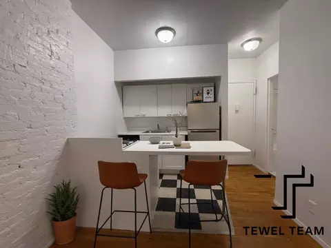 113 W 82 St #3R, New York, NY 10024