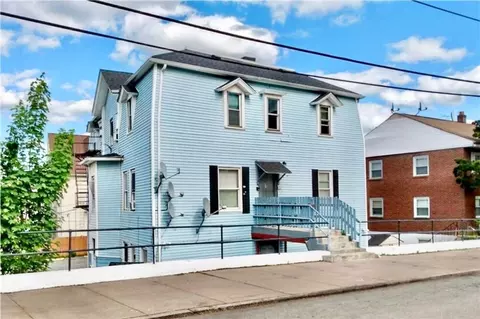 161 Montgomery St #4, Pawtucket, RI 02860