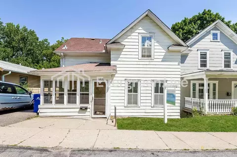 303 Curtice St E, Saint Paul, MN 55107