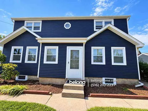 1143 Hastings Pkwy, Baldwin Harbor, NY 11510