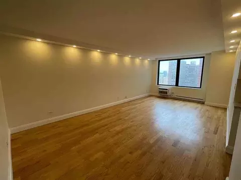 Undisclosed, New York, NY 10128