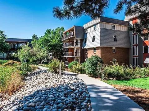 888 S Oneida St, Denver, CO 80224