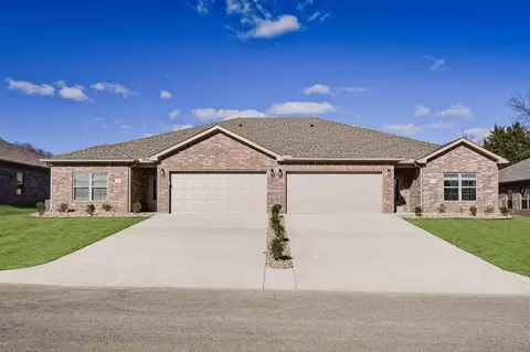 1041 Nottington St, Mountain Home, AR 72653