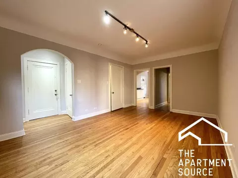 2321 N Rockwell St #B2, Chicago, IL 60647