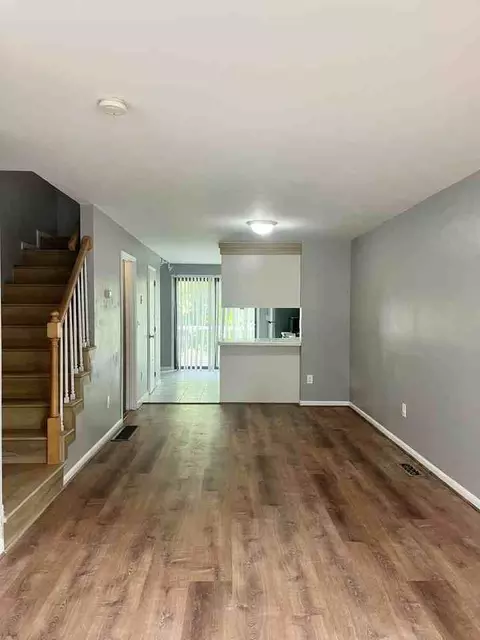 222 Fox Hollow Way, Manchester, NH 03104