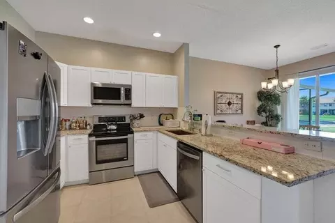 254 River Bluff Ln, Royal Palm Beach, FL 33411