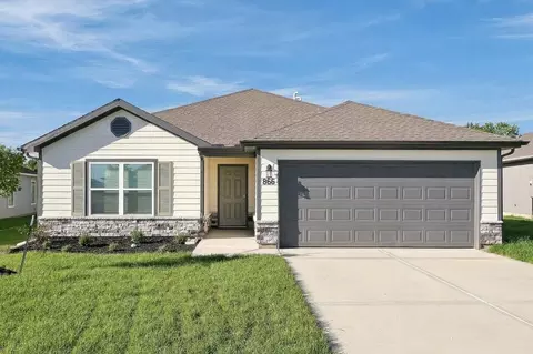 866 N Pear St, Gardner, KS 66030