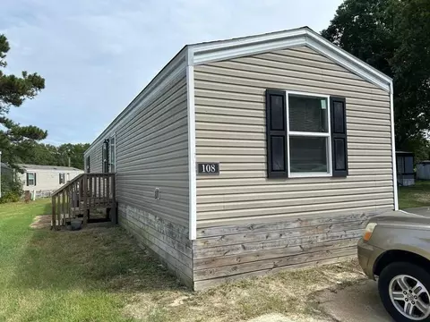 108 S King Henry Ct, Rocky Mount, NC 27803