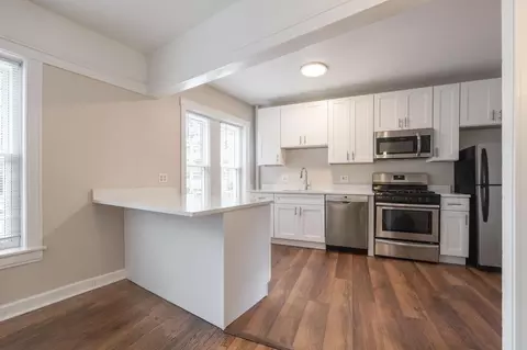 1227 W Jarvis Ave #1, Chicago, IL 60626