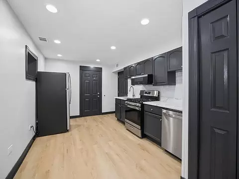 2448 W Iowa St #1, Chicago, IL 60622